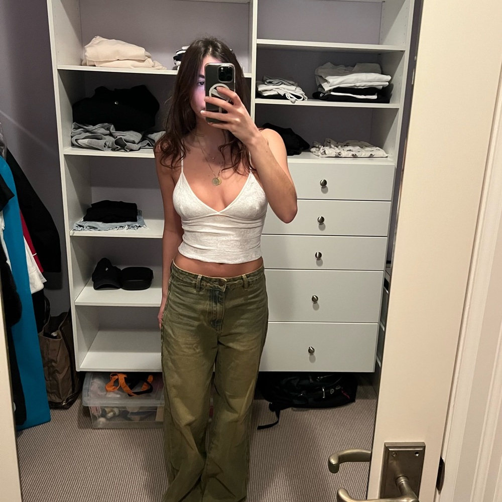 Base range white velvet top